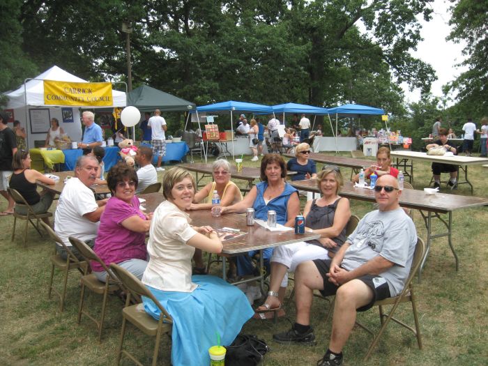 File:2010 Cornfest guests 6.jpg