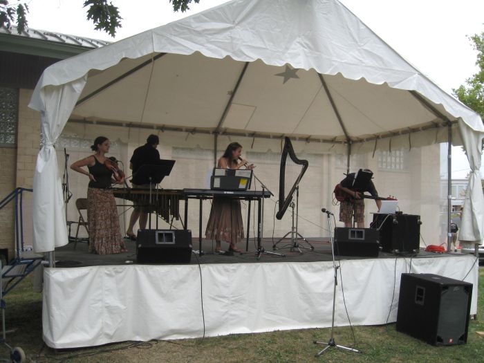 File:2010 Cornfest entertainment Nalaladina Bembic.jpg