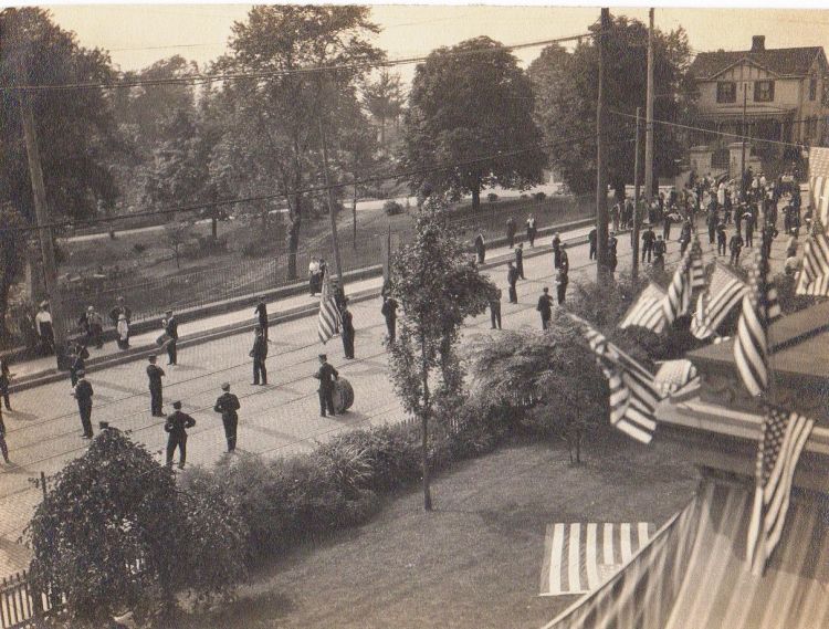 8-Decoration Day Parade rs.jpg