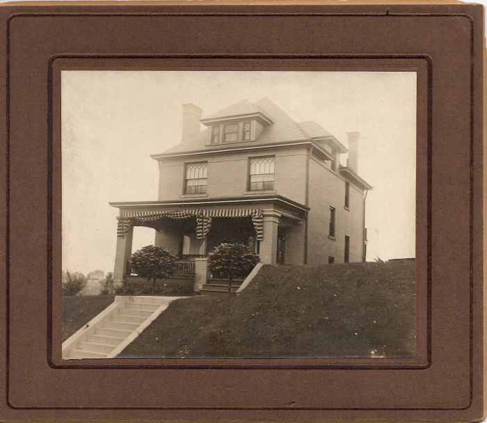 Mystery House in Carrick.jpg