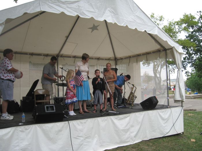 File:2010 Cornfest guests 7.jpg