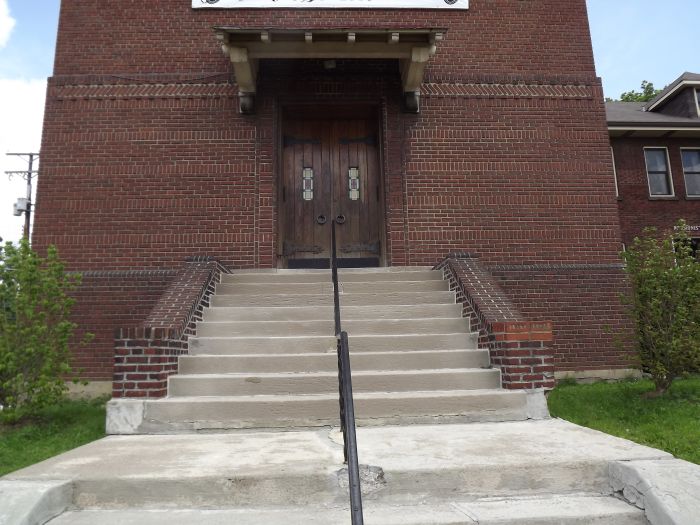 File:Passionist church entrance.jpg