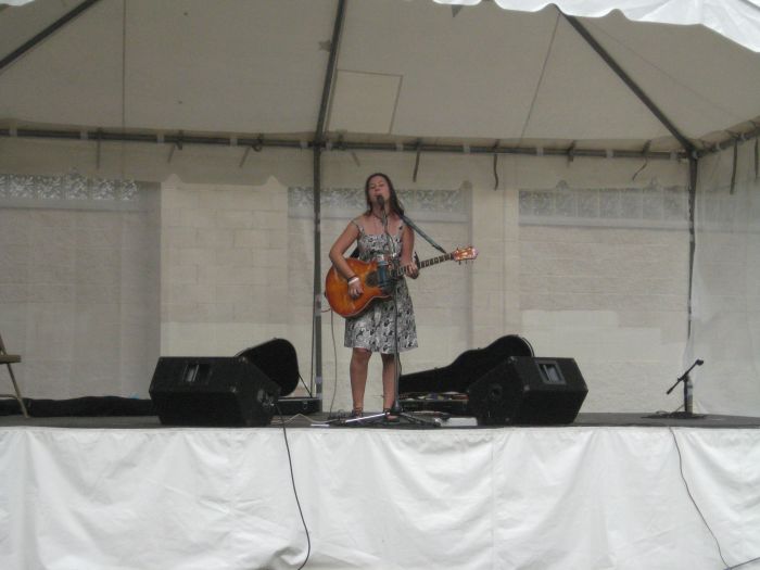 File:2010 Cornfest entertainment Cathasaigh 2.jpg