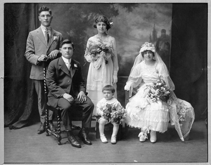 File:Rz Mom & Dad wedding 1.jpg