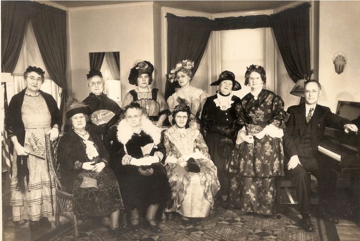 File:Mothers club group photo.jpg