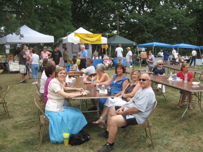 File:2010 Cornfest guests 5.jpg