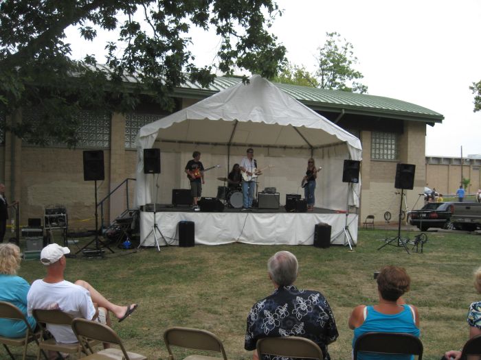 File:2010 Cornfest entertainment Jimmy Adler's Music School.jpg