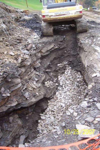 File:Elwin Coal on Rt. 88 10 25 07 012.jpg