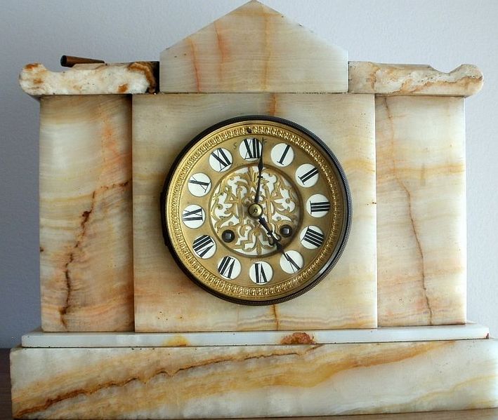 File:9-Quartz Clock from Carrick House rs.jpg