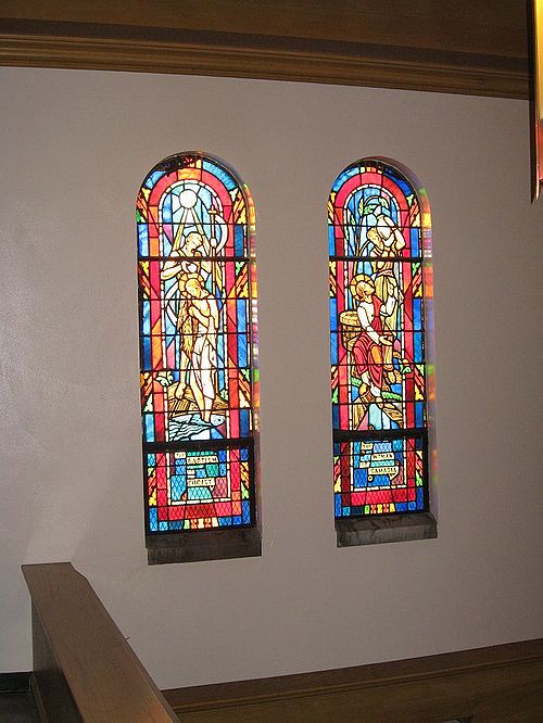 Stewart avenue church window 5.jpg
