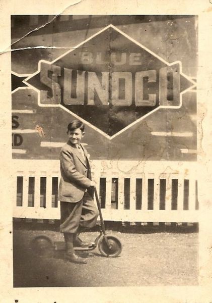 File:Page charles 10 years old August 28, 1931.jpg